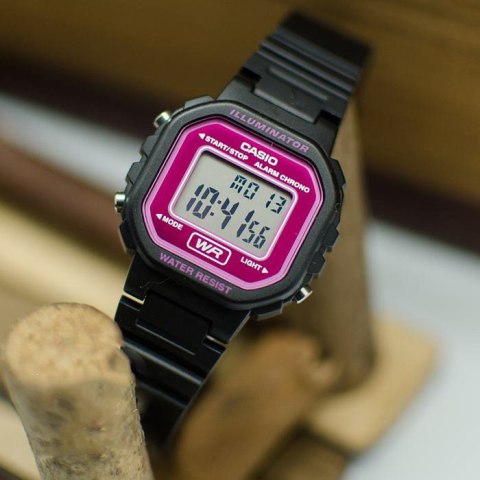 ZEGAREK DZIECIĘCY CASIO LA-20WH-4ADF + BOX