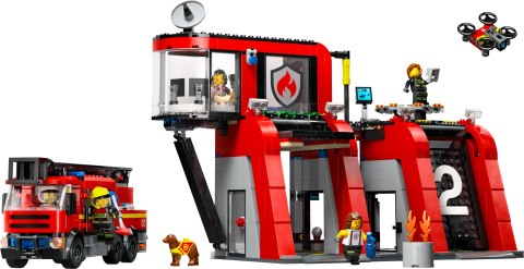 LEGO® City - Remiza strażacka z wozem strażackim