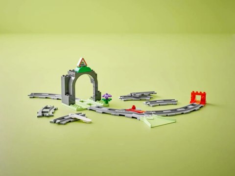 10425 - LEGO DUPLO - Tunel i tory kolejowe — zestaw rozszerzający