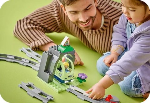 10425 - LEGO DUPLO - Tunel i tory kolejowe — zestaw rozszerzający